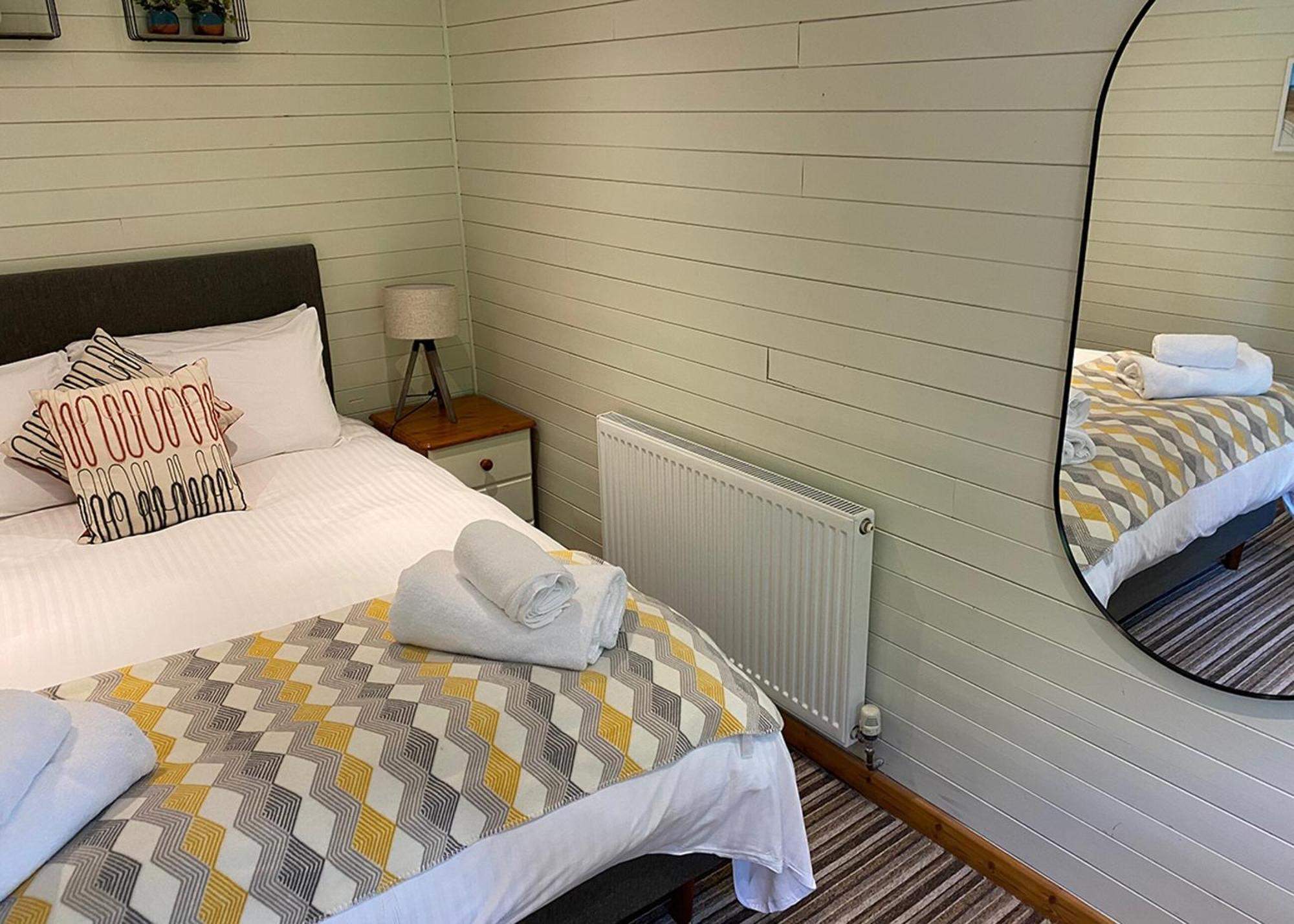 Ivyleaf Combe Lodges Stratton  ภายนอก รูปภาพ