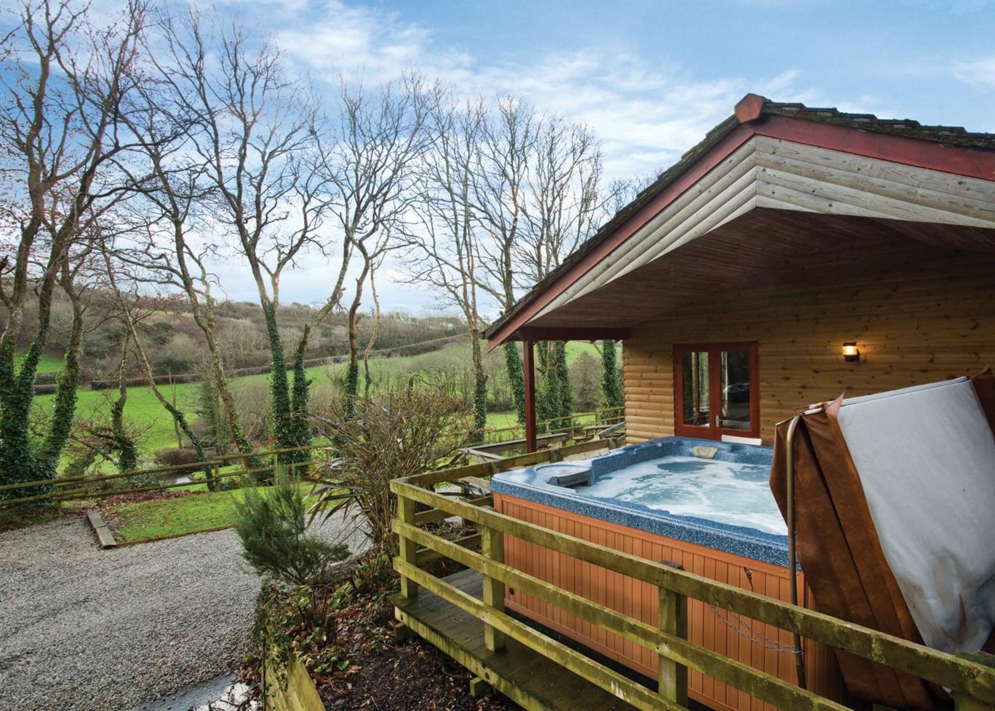 Ivyleaf Combe Lodges Stratton  ภายนอก รูปภาพ