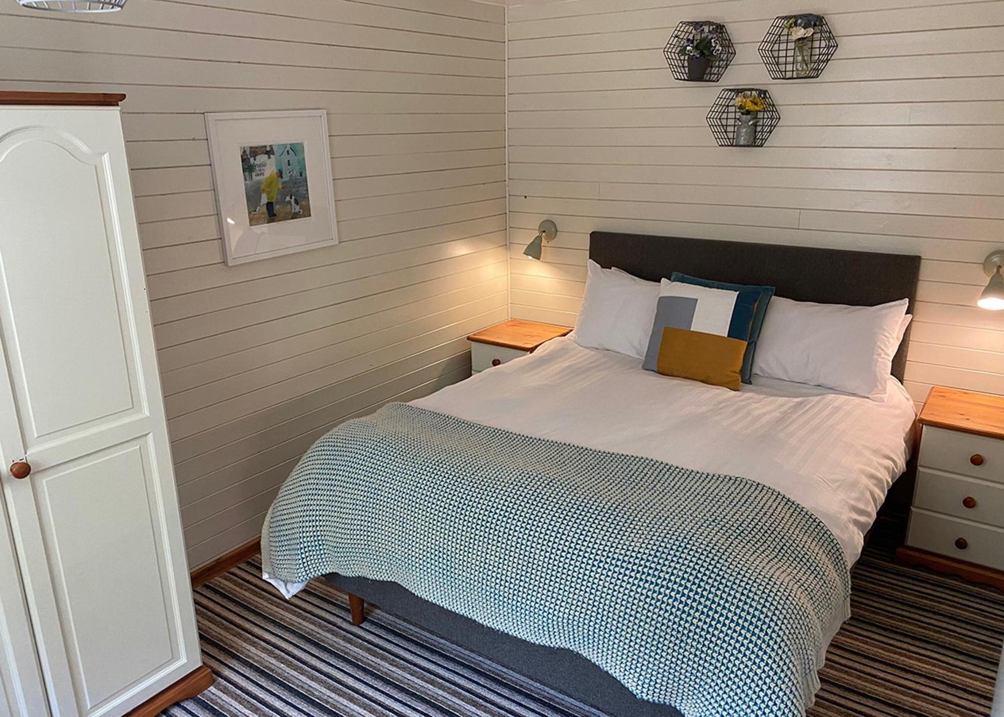 Ivyleaf Combe Lodges Stratton  ภายนอก รูปภาพ