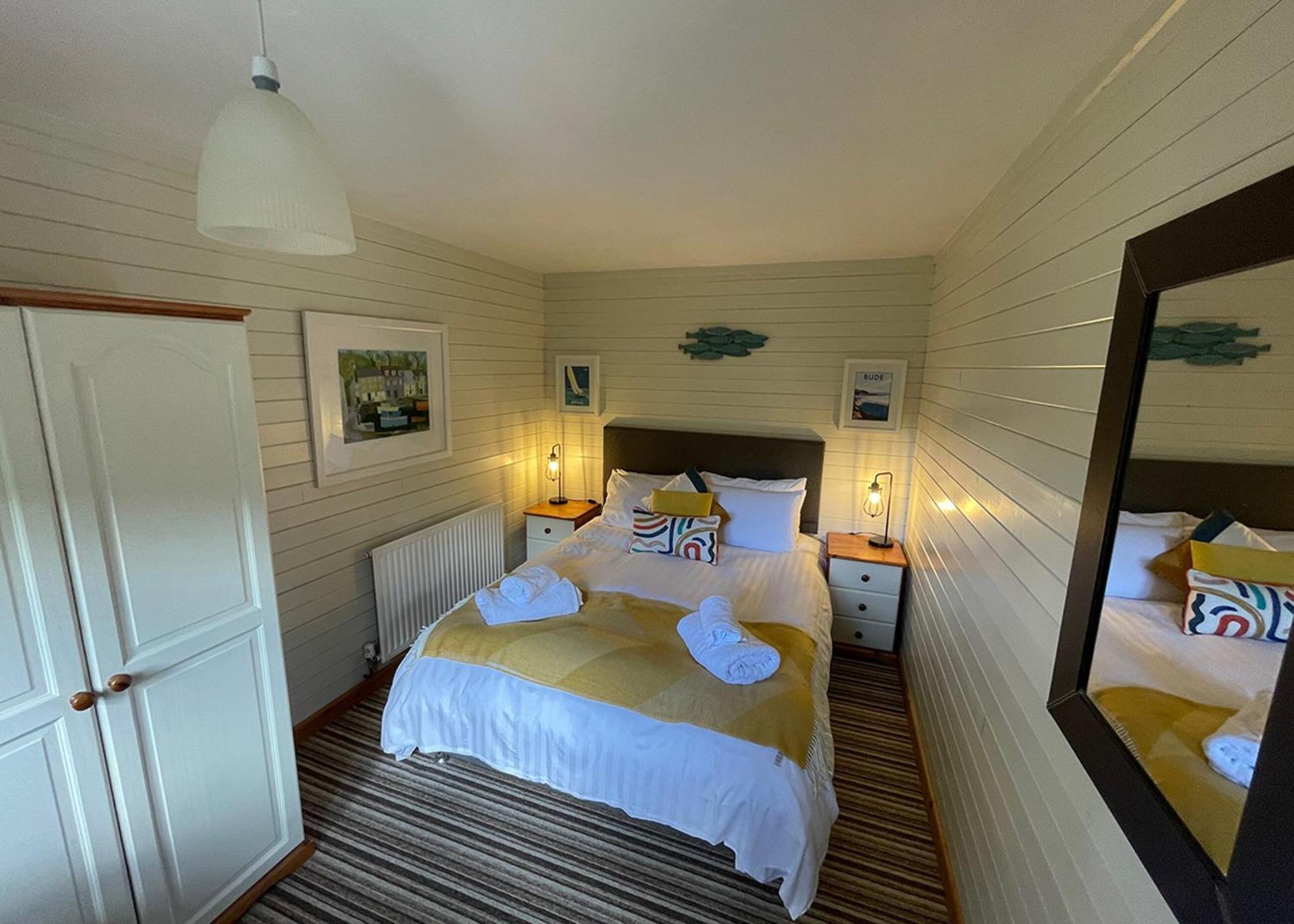 Ivyleaf Combe Lodges Stratton  ภายนอก รูปภาพ