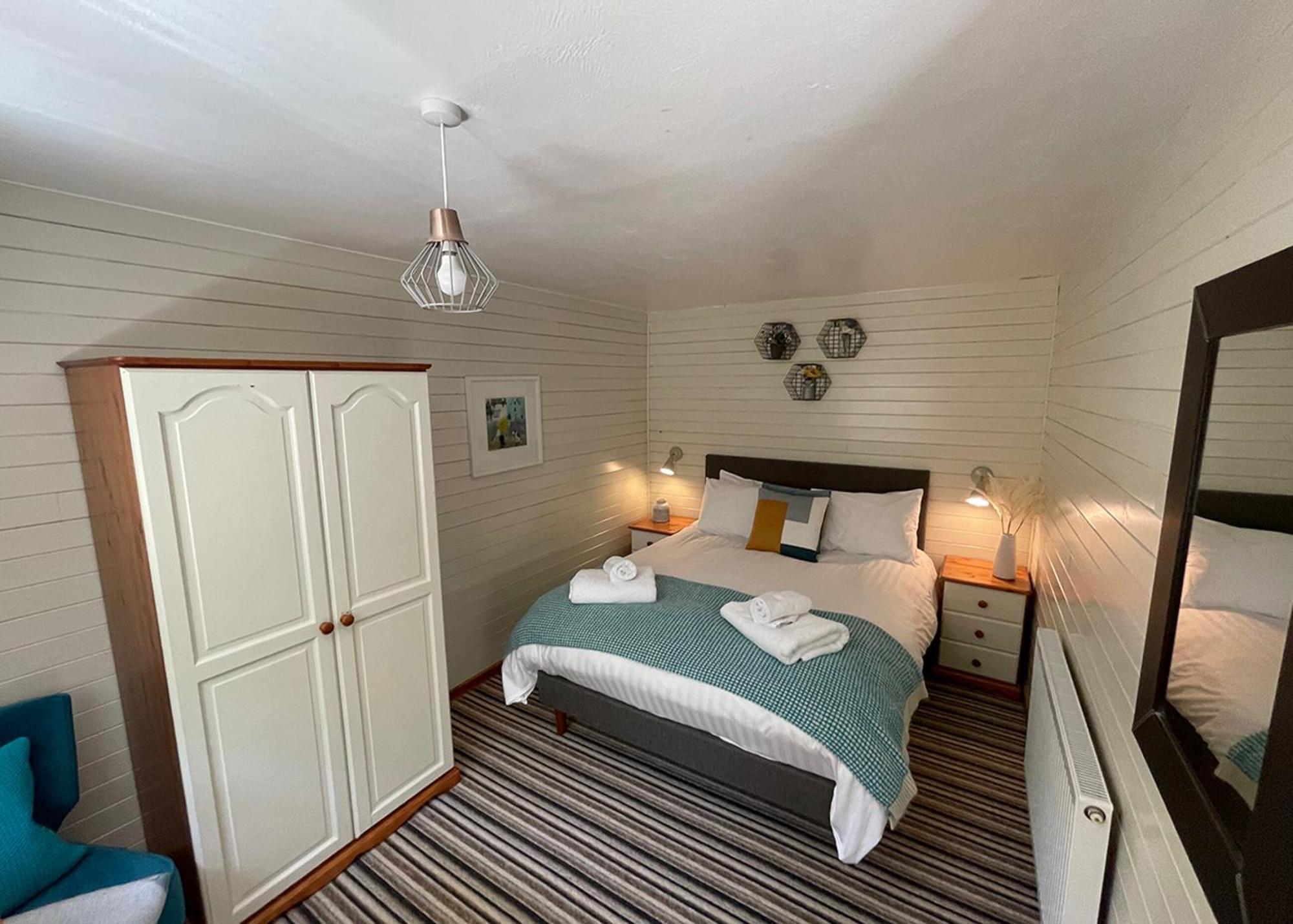 Ivyleaf Combe Lodges Stratton  ภายนอก รูปภาพ